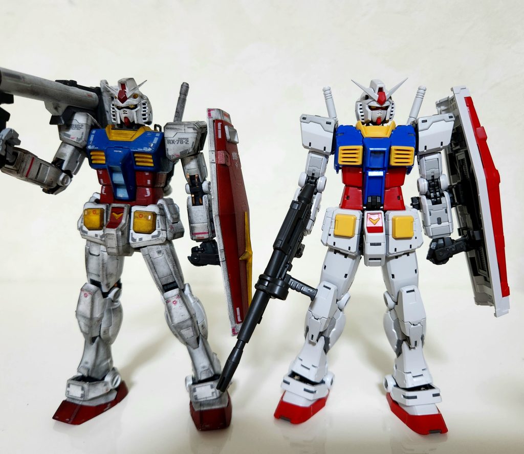 初代RGと。初代は頭部がデカくて余り好きじゃなかったですね。てか久しぶりに触ったらシールドとバズーカがポロリしまくりで立たせるのも一苦労…コレが改善されてるだけでVer2.0の圧勝でしょう!ザクIIも2.0化お願いしますm(_ _)m