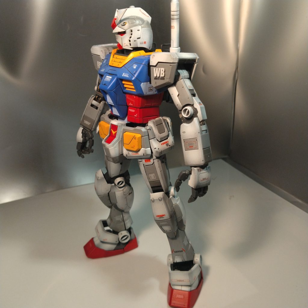 3.0はキッチリ綺麗に塗装すると!お台場ガンダムっぽくなりますが!グラデーションやってスレ感出すと!イケるでしょ!(笑)3年前に一度作った時に綺麗に塗装した時!お台場ガンダムだと思い、いつかやり直そうと思っていたんです!(笑)