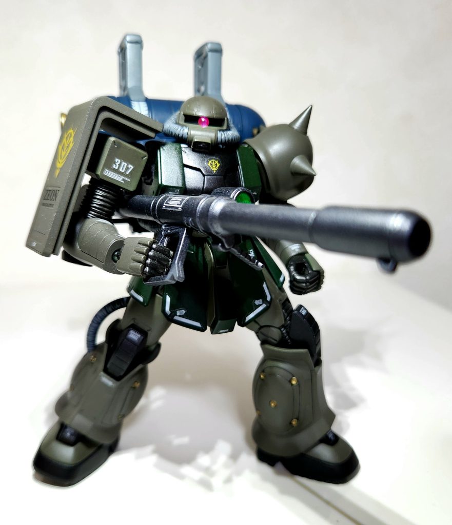 タダでさえ渋めのサンボルザクがカーキドラブで更に渋さ増し増し!?そして暗めのカラーにバーニアのゴールドが映えますね!