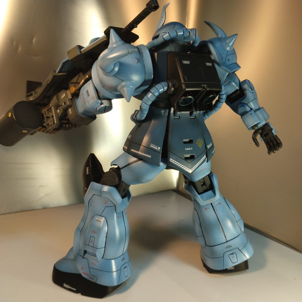 ノーマルよりは足が開いてる!だろうと思いたい!(笑)まぁ取り付け軸を変えてるので前後への可動は少し上がってます!それと元々は動力パイプの芯は塩化ポリの材質なのでほとんどスカートは動かないので!(動いても引っ張られてすぐ戻る!)なので柔軟性のある芯に変えたところ動力パイプからスカートに来る負荷が無いために開きっぱなしも出来るようになりました!