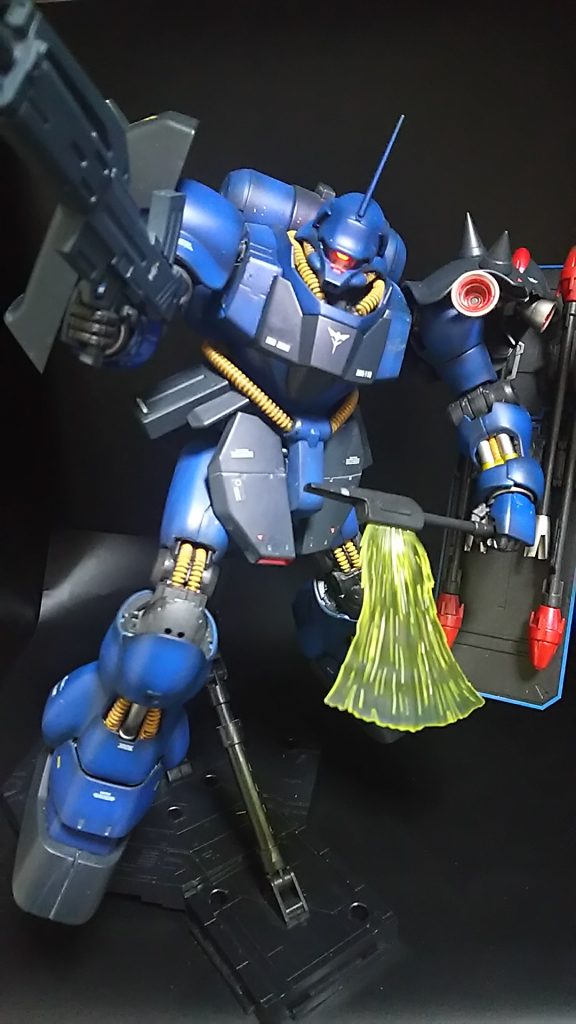 画像は２枚しかありません！（笑）元々は量産機カラーだったのをリペイントして！塗装はサフ、薄めのブルー、シャドー、クリアブルーの順で塗装しました！この1年後に再度レズン仕様を製作したのがガンスタ投稿の初めの頃にのギラドーガです！そちらも再度見て頂けると嬉しいです（笑）