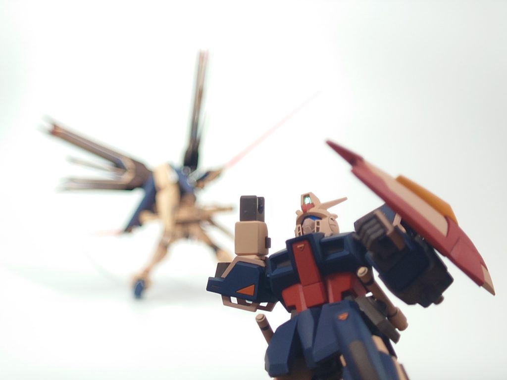 乱戦シーンの冒頭だけ再現してみました。本当は一連撮りたかったんですが、時間かかるわ、塗装はげるわで断念しました…笑気力が保てばジオラマとか作って全部再現したいですね!
