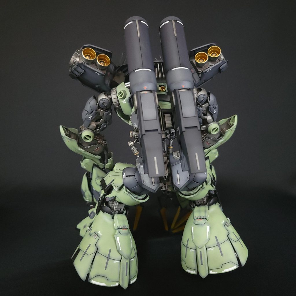 背面水陸両用MSに見えるようにシルエット出しにかなり苦労しました💦今回かなり攻めたデザインになってしまっていて、少し不安です。