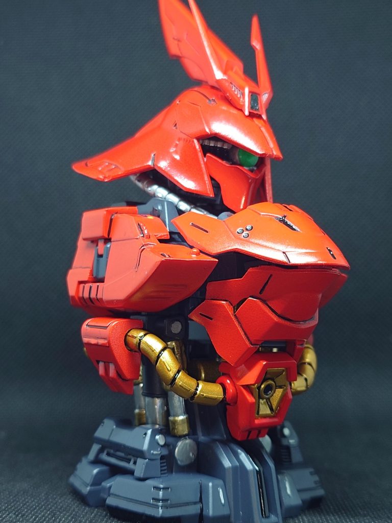 一応全塗装です。カメラアイもＨアイズを使ってます。