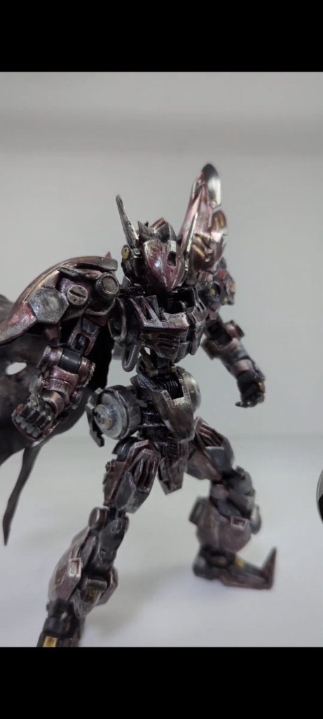 カラーリングは、速そうな赤にしました。今回はパイプとか剥き出しに