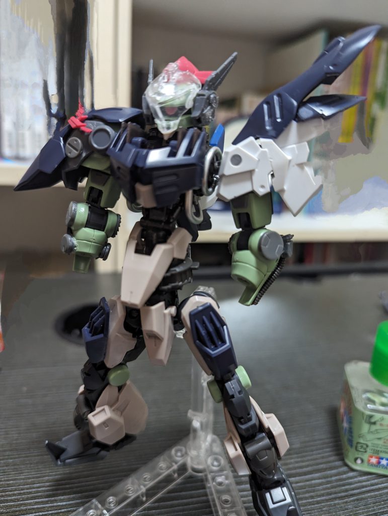 ミキシング素材は主に鉄血系。あとは色んなジャンクパーツを組み合わせました。