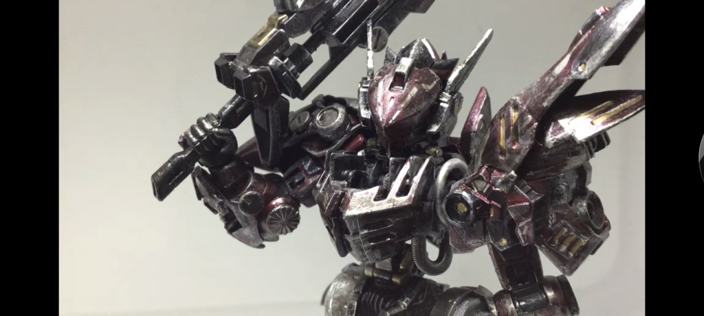 上半身アップ。やはりザクの面影はほぼ無いですね。笑強いていえば腕くらいでしょうか。