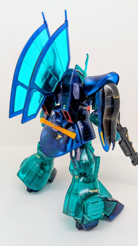 背中の放熱フィンのクリアがきれいでこの塗装にしました。