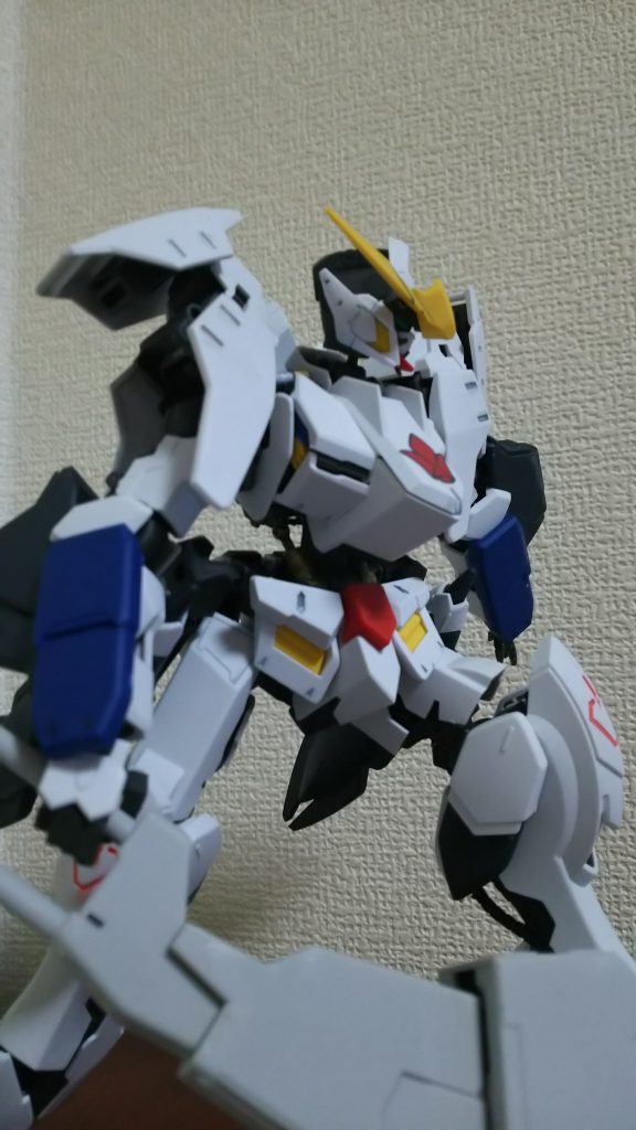 ホントはこの後に、いつものようにスジ彫り入れてから塗装してバルバトス用のデカールも貼って仕上げてるのですが!お見せできなくて残念です!