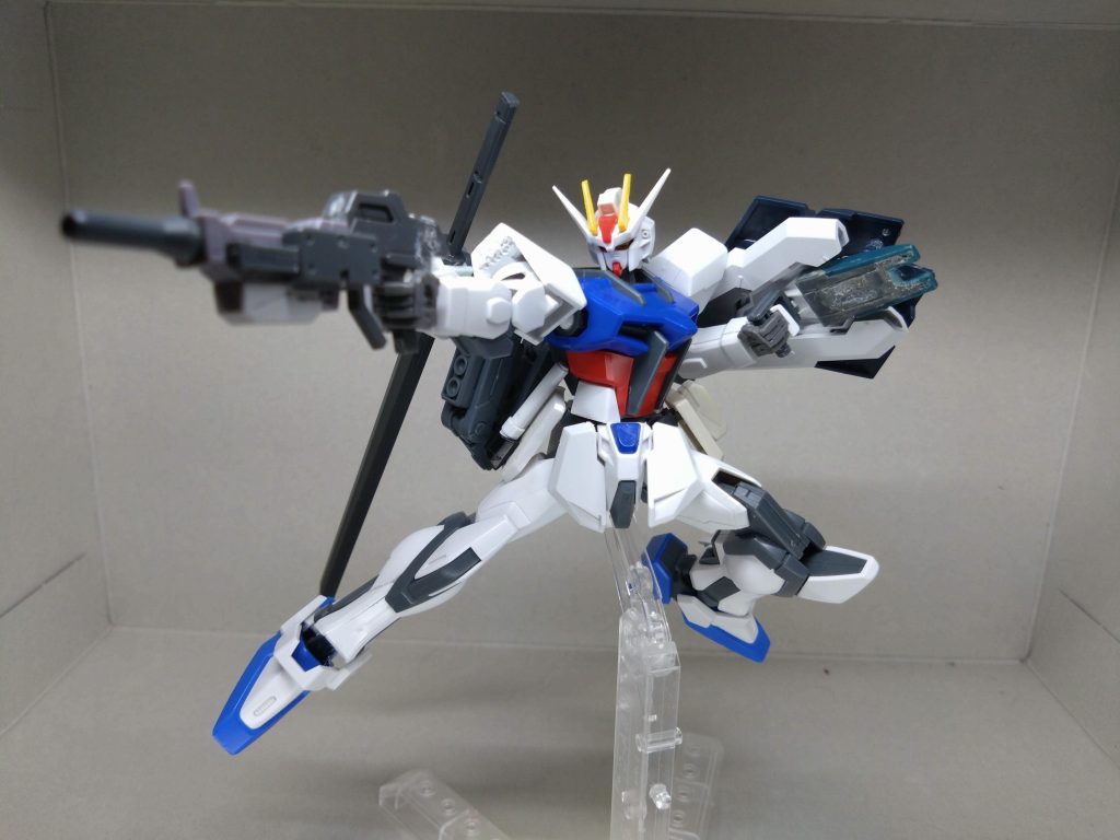 「ストライクといえば！」ということで親の顔より見たSEED撃ちです(可動域は何もいじってないので思いのままに動かせて大満足)