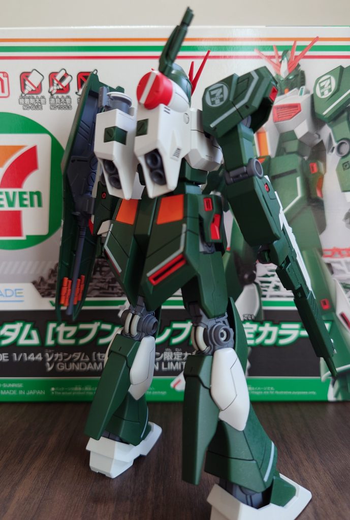 バーニアとリアスカートの塗り分けが微妙に大変だった。最後までありがとうございました。