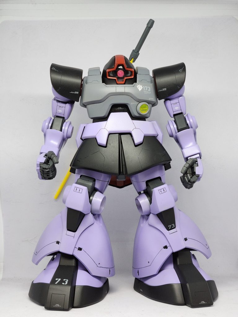 正面。今回はキレイ目にテーマに仕立てました。色彩を薄めにすることで夏にピッタリのあっさりドムに💦ゴツゴツした感じも良いのですが、たまにはあっさりも!と思い、こーしました。