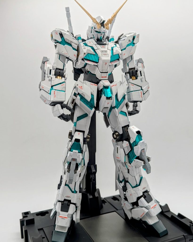 PGユニコーンガンダム覚醒カラー全塗装–2枚目/制作者：kenshira0123