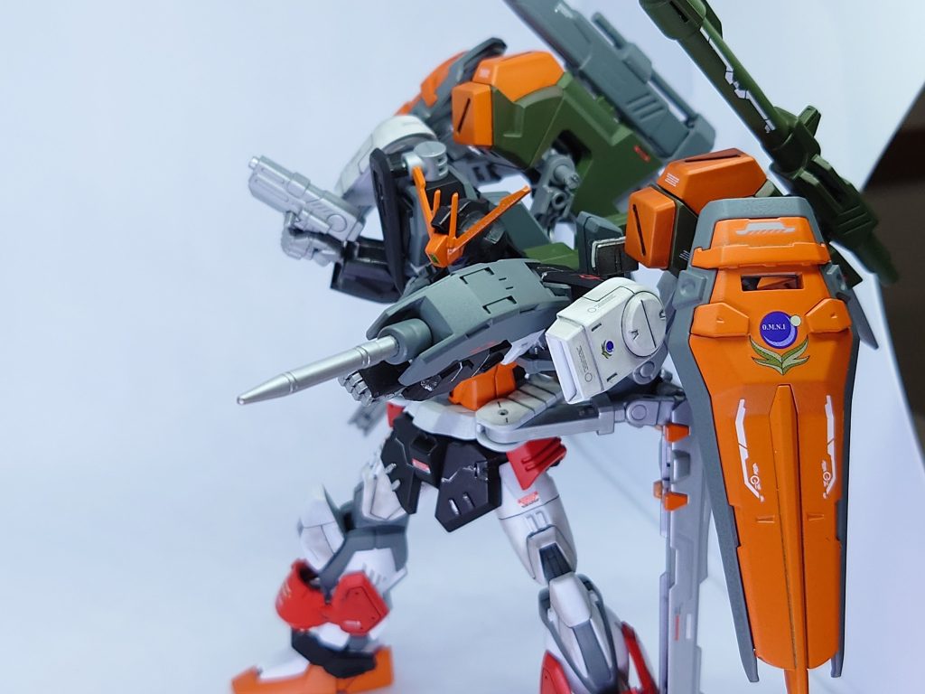 試製対装甲貫徹鉄杭システム至近距離で運用すれば、フェイズシフトでさえ貫通するパイルバンカー。ユニット自体の強度も高く、ガントレットとしての側面も兼ねる。鉄杭は射出も可能だが、一発限り