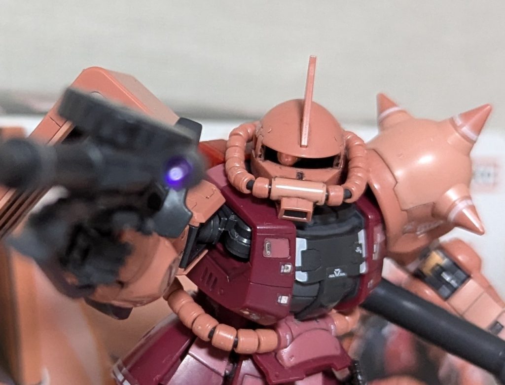 モノアイの鈍い光