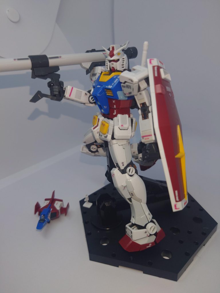 HGと違ってパーツ数も違うし、デカールが細かいッ…(´◉ω◉` )私は作り終わった後に貼ったんですが…作りながら貼るものなんですかね…?説明書に書いてある時はその時張りますがそれ以外だと…(´・ω・`)?