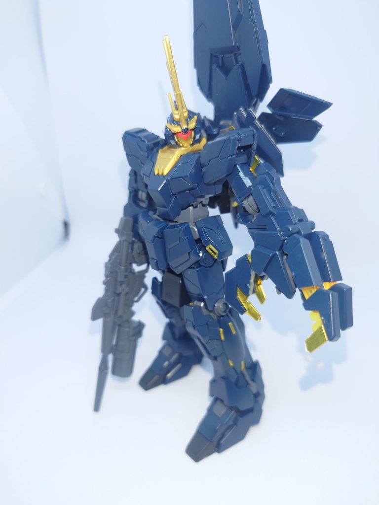 最後に決めポーズ(｀･ω･´)ｷﾘｯ黒い機体((( *´꒳`* )) いいですねぇ作ってる時ふふふ(*´艸`)ふふふ(*´艸`)と笑いながら作ってました((笑