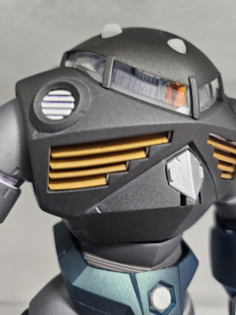 偏光デカールでモノアイがオレンジに