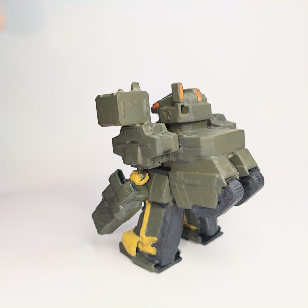 ひじは曲げられるように切り離してボールデンアームアームズで可動化させました。