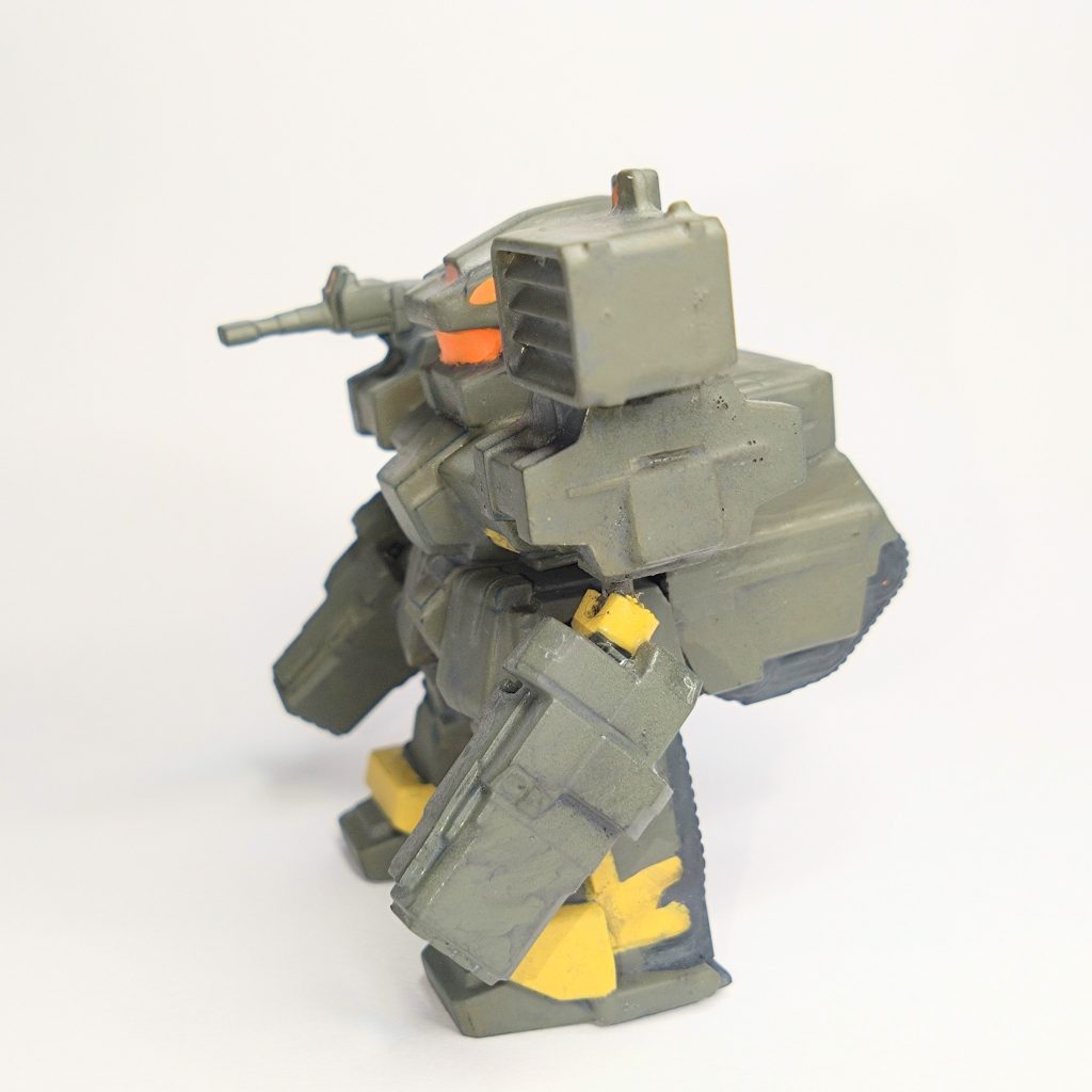 ひじを曲げられるようにしたことで、ポージングの幅が広がったような気がします。