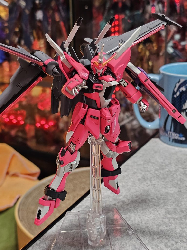 やり直し前。角が折れて、蛍光カラーを入れすぎたせいで一部のデカールに滲みが…。結果的にはやり直して、良い色になったかと。