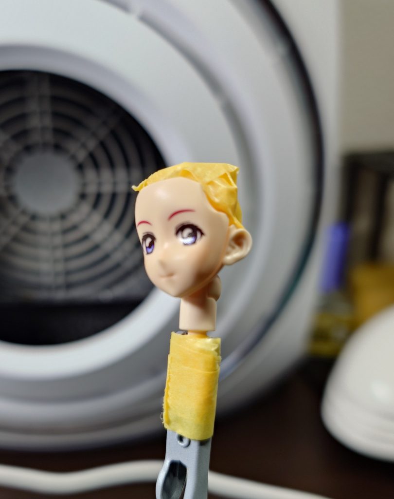 肌は艶消し。瞳は光沢