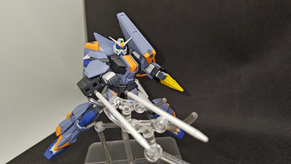 ランサーダートⅡ。劇中では戦艦へのトドメに使用してました。トップコートの影響か、ダートの取り外しに手間取りました。