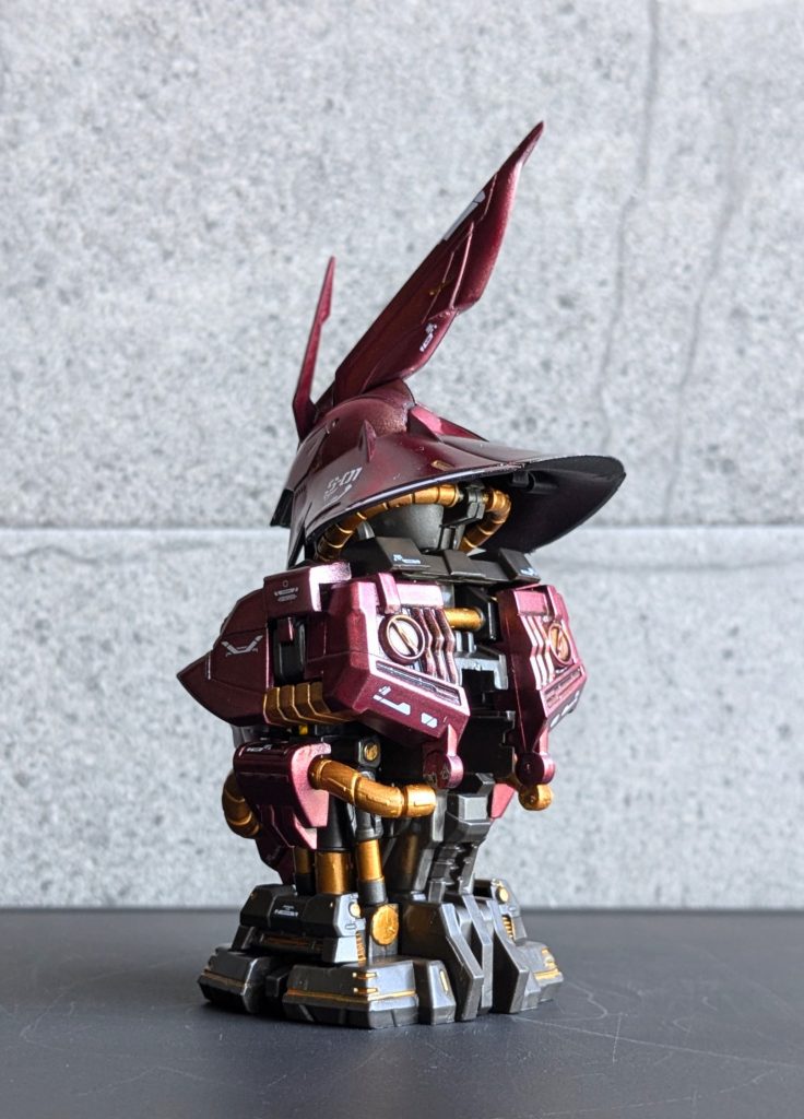 下地の黒サフ効果で煽り撮影でもヘルメット内部が嘘くさくない!?