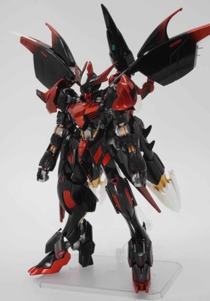 赤ではなく黒メインにして悪役感をさらに強調してみました。