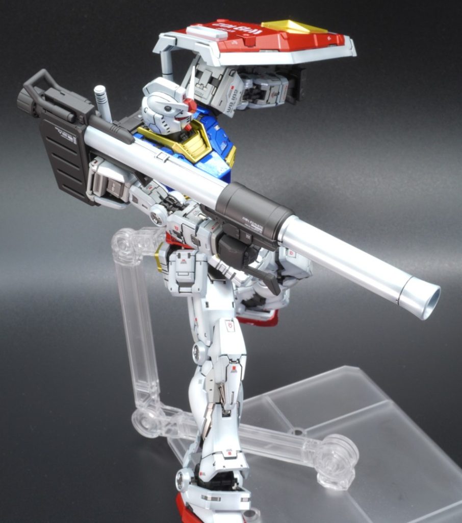 バズーカも伸縮するので、安定して持てます。