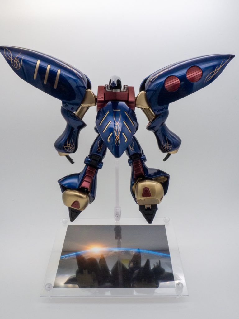 台座の絵を変えて。バックショットです。