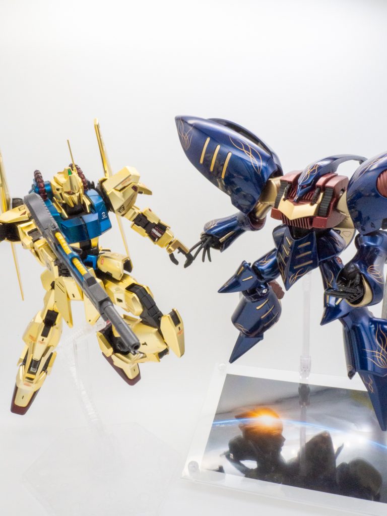 過去作のキラキラ百式とコラボです。百式はMGですが、比べるとキュベレイはデカい!