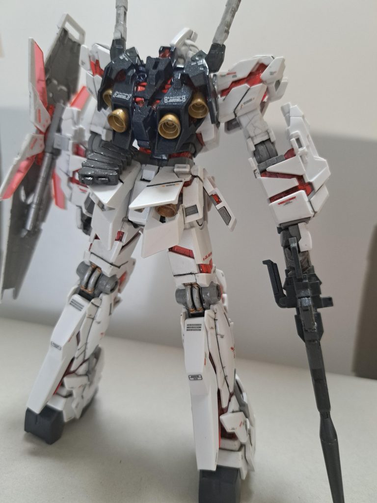 バックパック製作途中、ビームサーベルの柄が折れてしまいました。もう意欲は無くなりました。