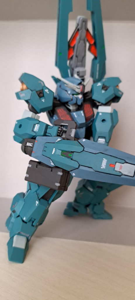 最近は塗装してると我が家の女主から臭い臭い臭い臭いと苦情、クレーム、非難が多くしまいにはおこられてしまいます。買ってもらえなくなると困るのでついつい部分塗装になってしまいます。さて次はどんなガンプラと出会いがあるかしら。