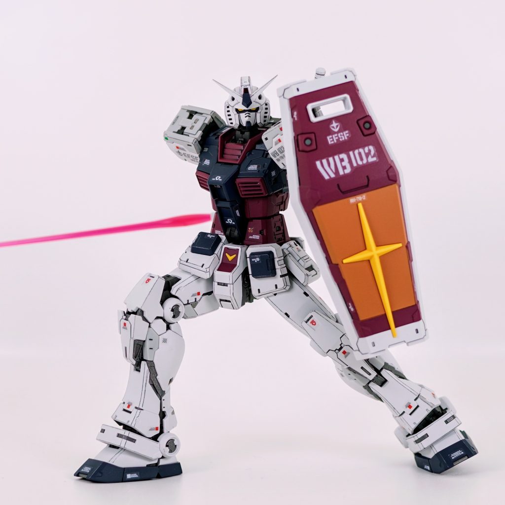 肩関節の引き出し、腰のひねり、胴体の屈みなどよくこのサイズでポロリもなく動くよなーと感心しかありません。間違いなく2024年の傑作キットですね。これでお値段3,850円は安すぎる。ジオングと並べたくなりました!カメラ:SONY ZV-E10レンズ:SONY Sonnar T* E 24mm F1.8■カラーレシピ・フレーム:スターブライトアイアン、グラファイトブラック・外装ダークブルー:ダークブルーイッシュパープル・外装ダークレッド:MSシャアレッド