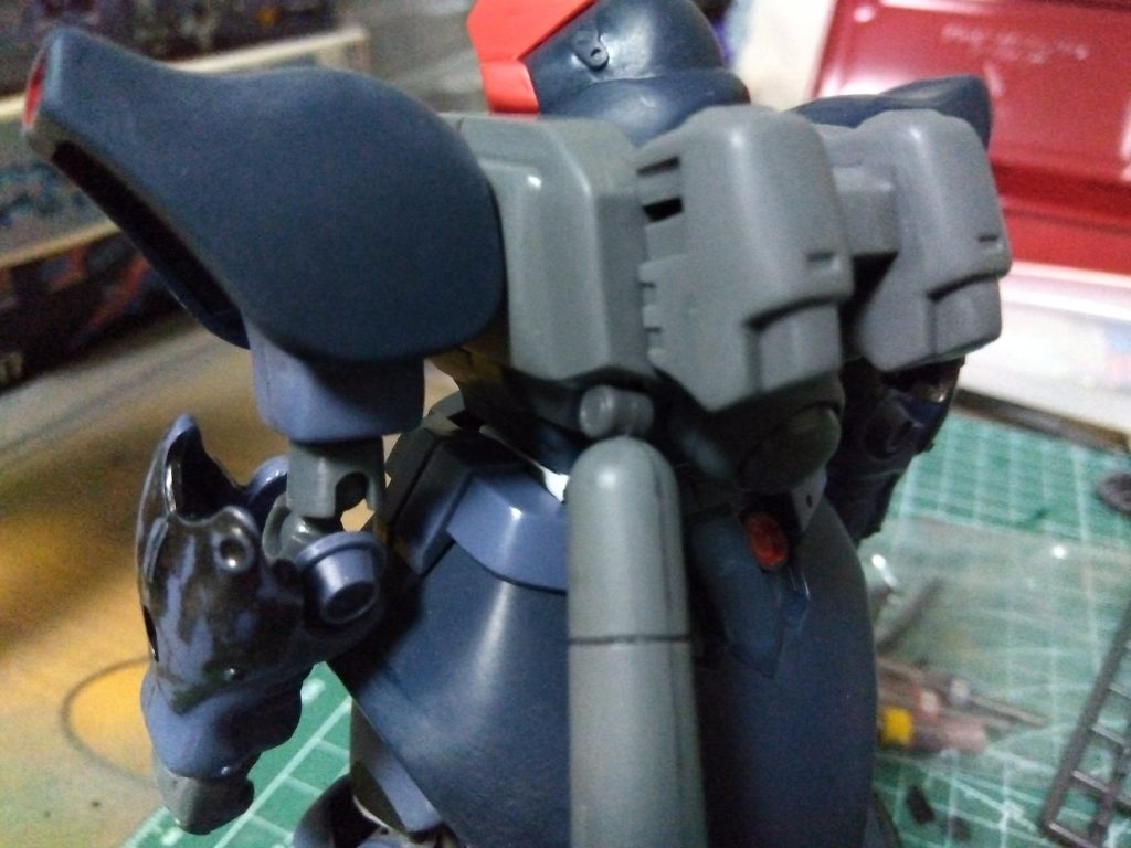 スラスターにはジョイントが仕込んであります。