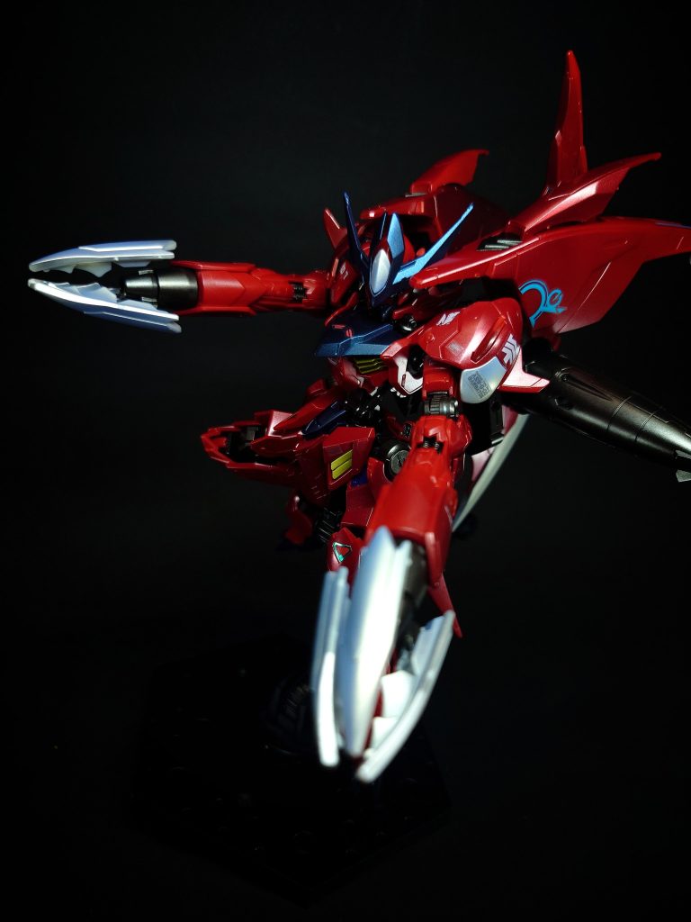 第獣ジュウ形態アメイジングブースター天式を機体各所に分離装着した超強化形態。第9の先に設定した10番目の意味合いに加えて、全身に格闘武器を装備し、驚異的な瞬発力を機体に与えるこの形態は、文字通り獣を想起させる猛烈な戦いざまを見せる。エネルギー消費率が異常に高いため、使いどころが重要となる本機最高の切り札となっている。バルバトスルプスにハシュマルの要素が加わっているという点はガンダム・バルバトスルプスレクスを想起させる。