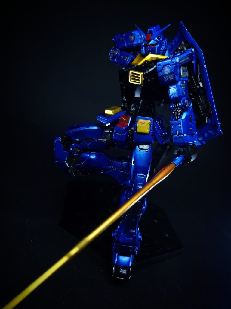 RX-78の2号機はサイド7にて実用実験を行った後、ホワイトベースに搭載されアムロ・レイの乗機として活躍[25]。後に2号機はマグネット・コーティング等の処置を受けてRX-78-3と一部同等の仕様に刷新された。この際に型式番号もRX-78-3に改められたとする資料[27]、アムロが3号機（G-3ガンダム）に乗り換えていたとする資料もある[25]。一年戦争における2号機の活躍は連邦軍にとって希望の象徴、ジオン軍にとって恐怖の対象だった[28]。結果として名称や頭部の造形などは「ガンダムの持つ魔力」と形容されるほど特別な意味を持つ事となり、後のMS開発の方向性にも大きく影響を及ぼしている[28]。