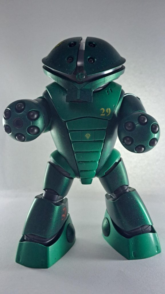 ミサイルやクロー、メガ粒子砲の発射口は黒鉄色です。