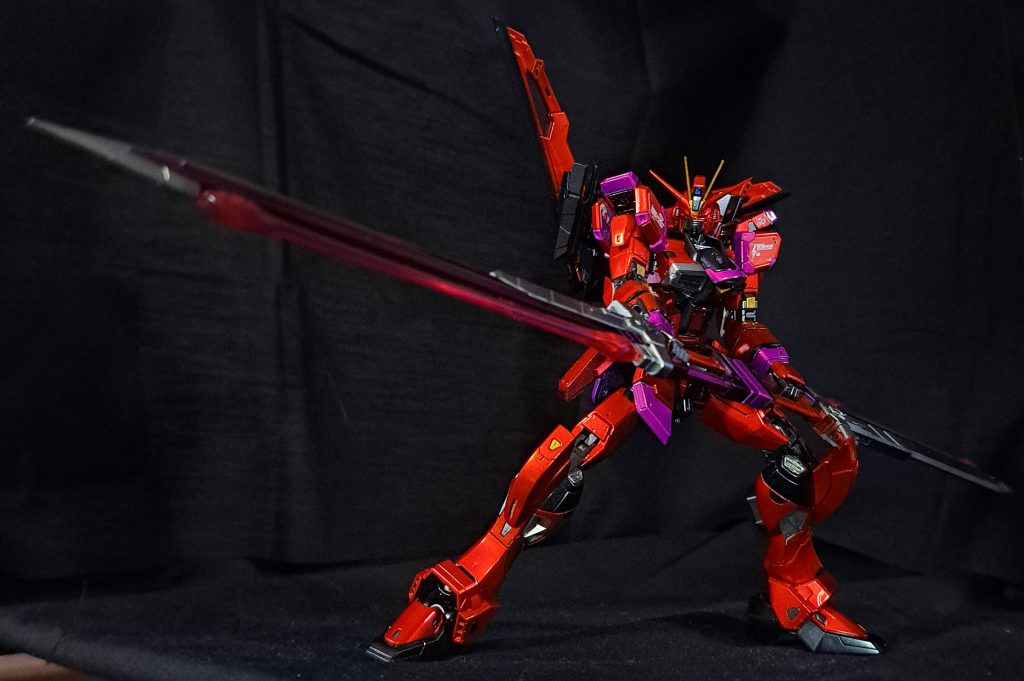 両手持ち武器はポージングが本当に難しく、なかなか理想通りに行きません…