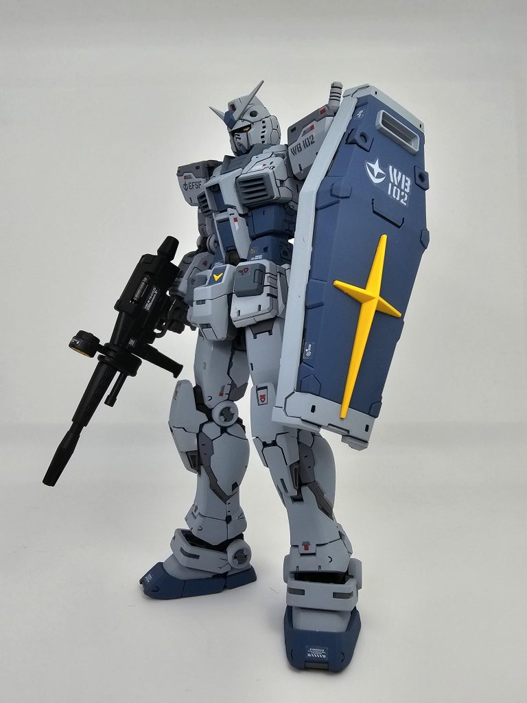 モールドがバチバチなので、デカールは控えめにしてます個人的に情報量が多すぎるとカッコよさが薄れそうな気がして…