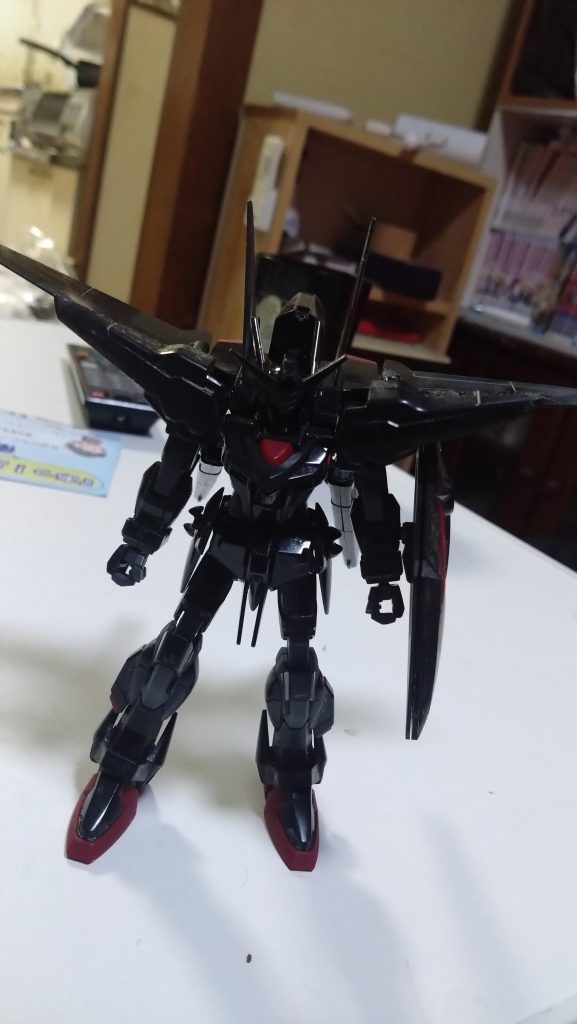 塗装剥がすと噂通りの黒い暁ができるのね！