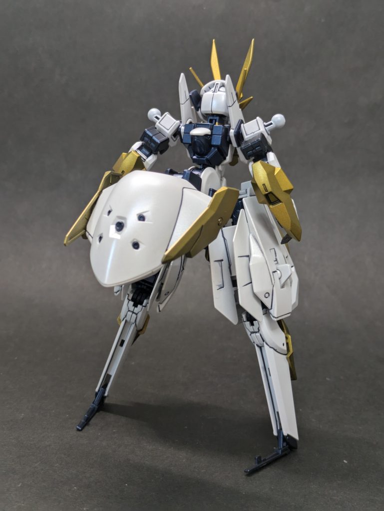 ウーンドウォート本体ティフォエウスガンダムの残りパーツで全体的にディテールアップ。デカいツノがお気に入りポイント