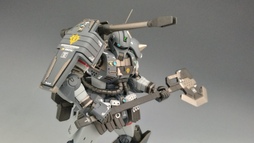 MSGの斧を持たせてみました。大型の斧が欲しいなと思っていたらタイミングよく入手できたので持たせてみましたが良い感じだと思います。