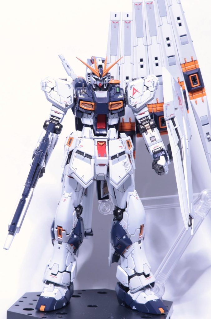 ノーマルだとシールドがヒジの後ろに来るのですが、イマイチなので、腕の横に来るようフレームを作成しています。お気に入りです