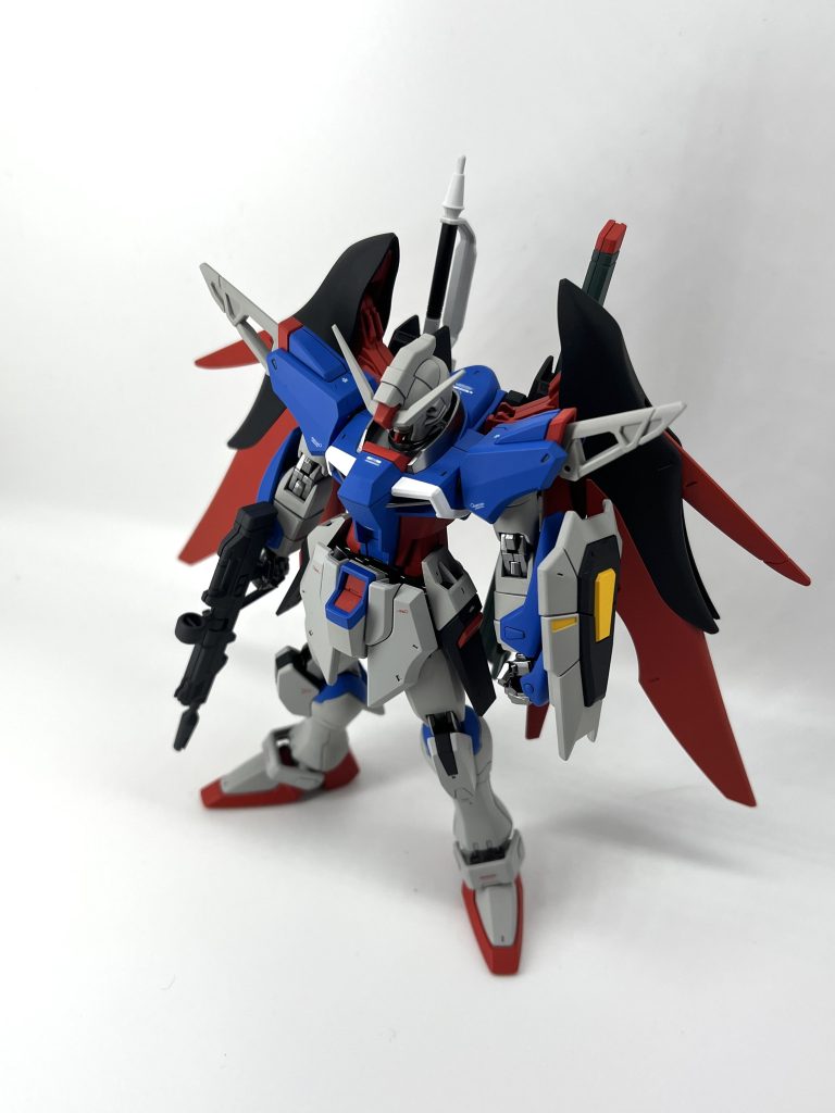 本体のグレーは悩みましたが、ガイアカラーのニュートラルグレー2に、ブルーは自分のイメージ優先で明るめにしてみました。結構気に入ってます。