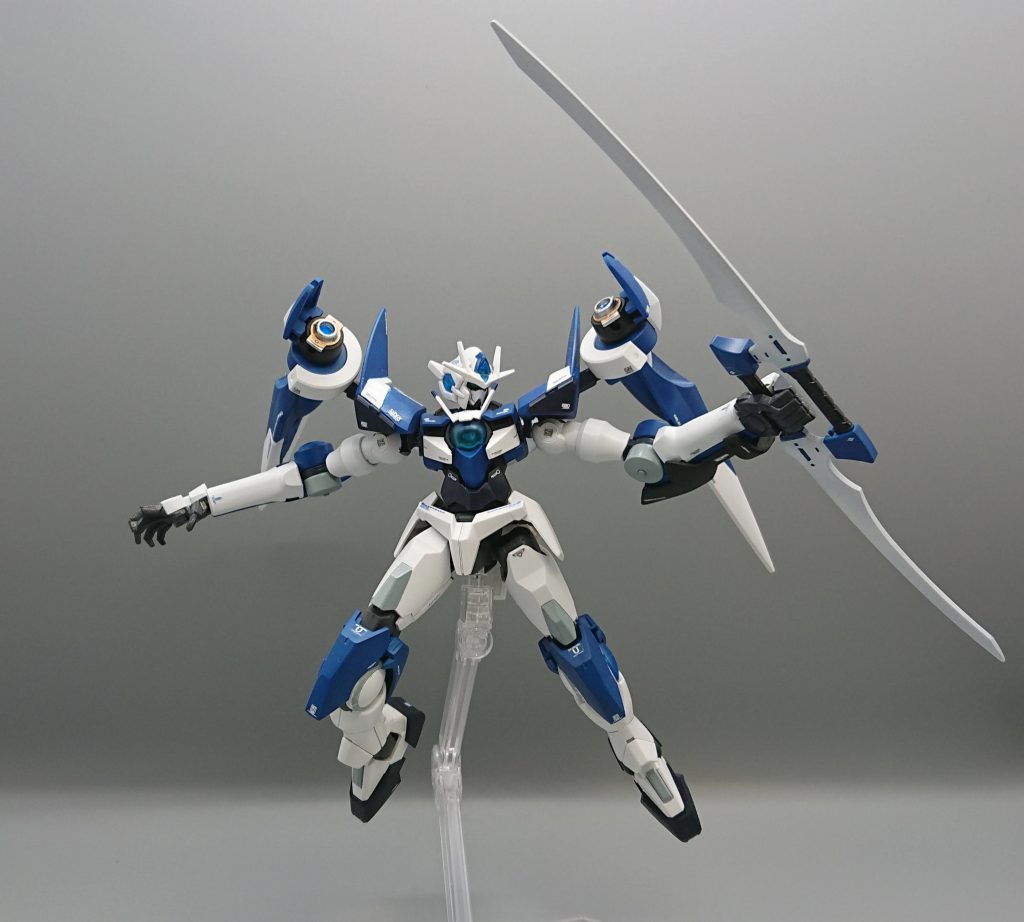 近接武装はスサノオのシラヌイ・ウンリュウ2本を連結させたソウテンです。