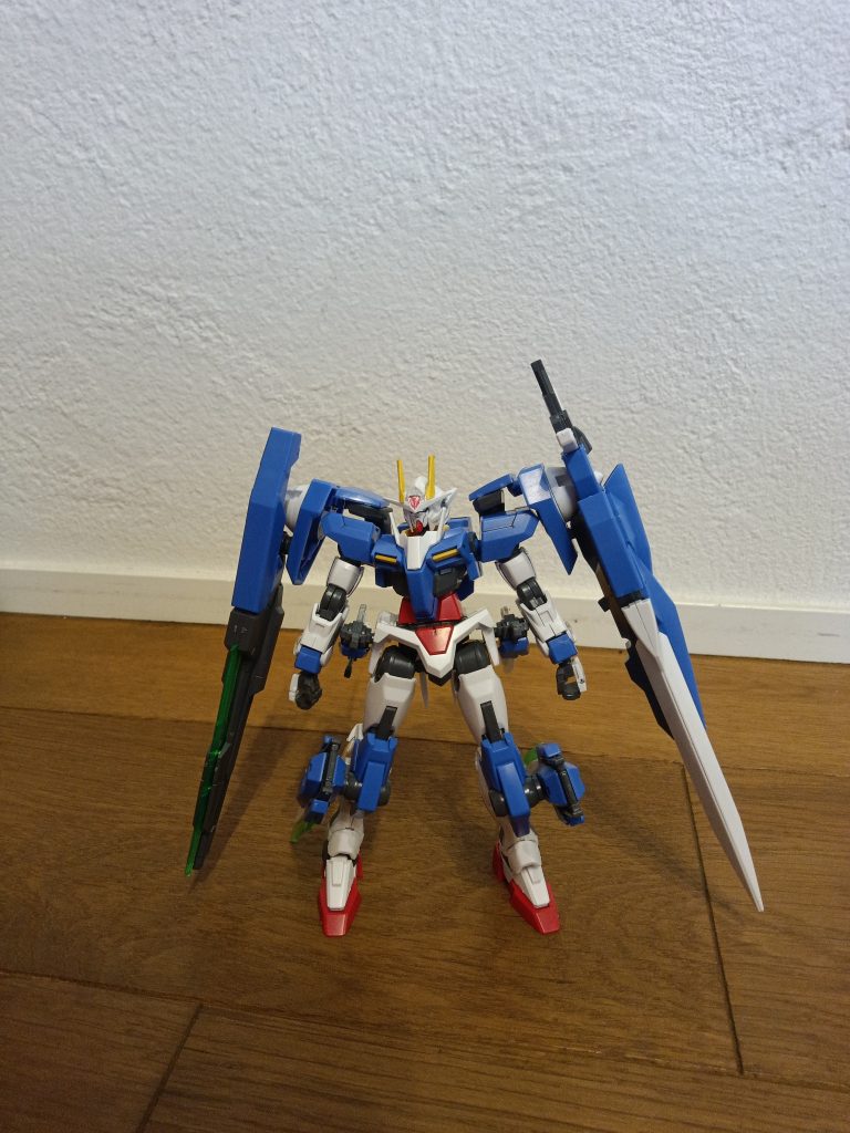 前から武装ごつ盛りでかっこいいです!(gandam-hand2)