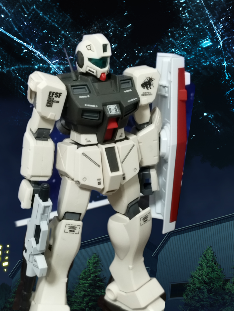 シールドは多分GM2のをパクりました。ビームライフルはEz-8のをパクりました。