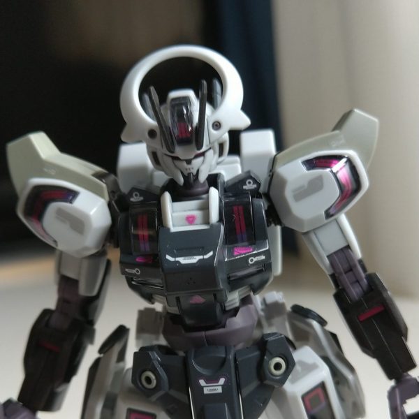 ガンダム  シュバルテッゼ